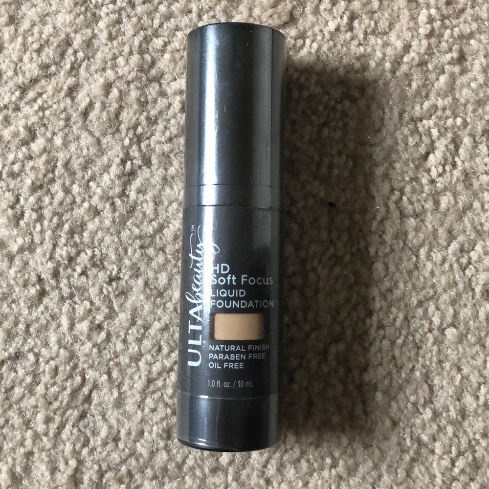 Ulta HD soft focus liquid foundation (medium)